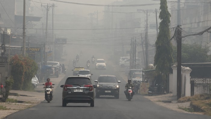 Kabut Asap pekat terjadi pagi tadi di Kota Jambi