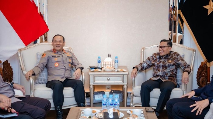 Kapolda Metro Jaya Irjen Asep Edi Suheri menerima audiensi dari pimpinan DPRD DKI Jakarta, Selasa (15/9/2026).
