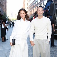Potret Gaya Couple Katie Holmes dan Pacar Berondong di NYFW Hingga US Open