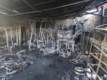 Video: Detik-detik Kembang Api Meledak, 2 Bangunan di Denpasar Terbakar