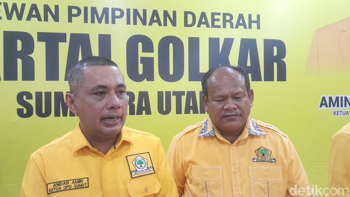 Ketua Golkar Sumut Andar Amin Harahap dan Sekretaris Viktor Silaen. (Foto: Nizar Aldi/detikSumut)