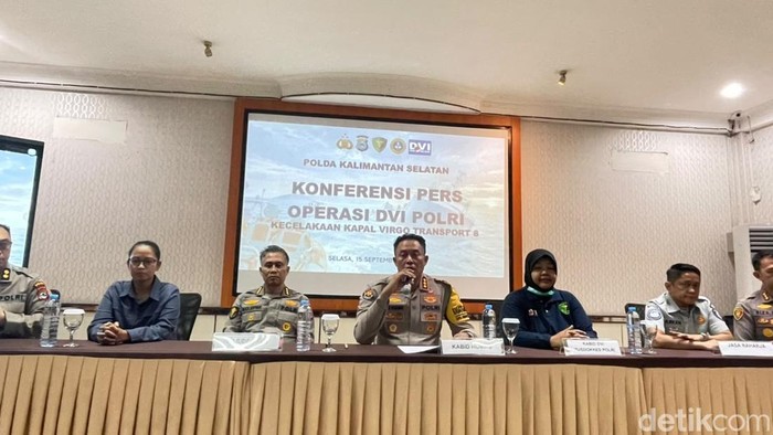 Konferensi Pers Operasi DVI Polri Kecelakaan Kapal Virgo Transport 8. (Khairun Nisa/detikKalimantan)