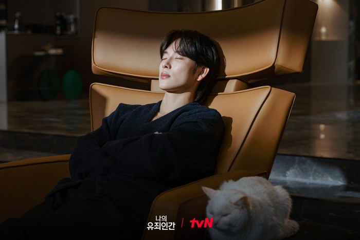 Adegan dalam drama Korea Love in Disguise.