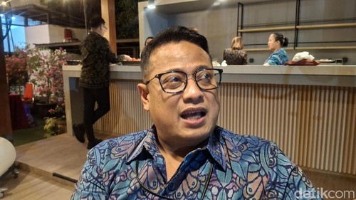 Kepala Direktorat Pengawasan Lembaga Jasa Keuangan OJK Provinsi Bali Adityo Pamudji saat ditemui di Kantor OJK Provinsi Bali, Selasa (15/9/2026). (Fabiola Dianira)
