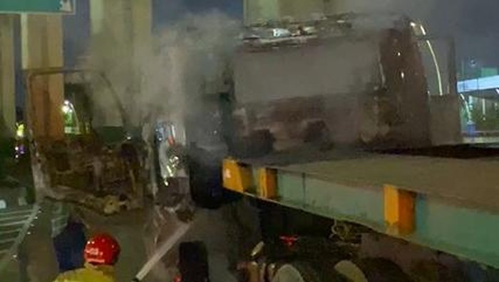 Pemtor tewas tertabrak dan terseret truk di Pelabuhan Tanjung Priok, Selasa (15/9/2026).