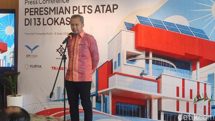 PLTS Atap Transmart