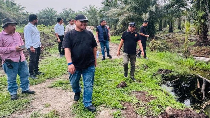 Personel Ditreskrimsus Polda Aceh turun ke lokasi untuk mendalami penyebab karhutla.