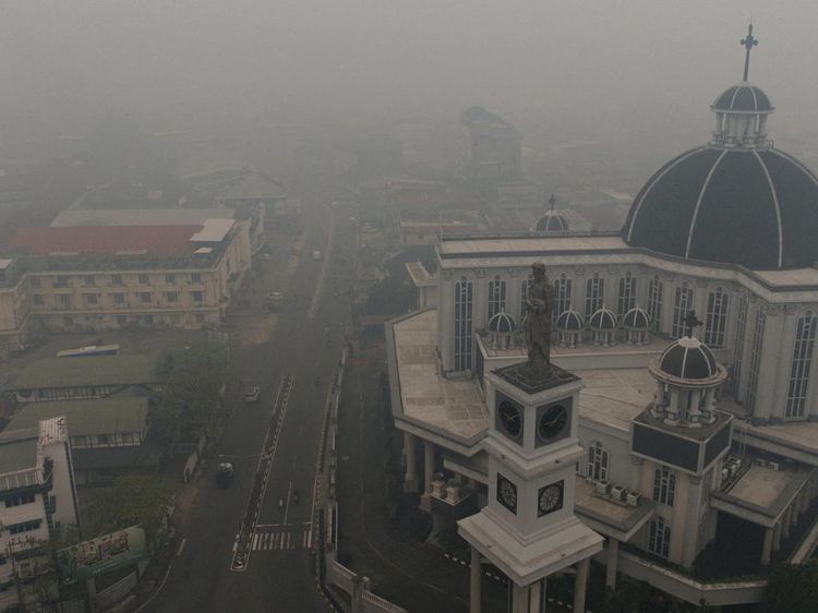 Pontianak Masih Diselimuti Kabut Asap Pekat Karhutla