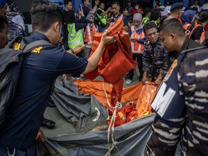 Doa Keluarga Korban Kapal Virgo Harap Keajaiban: Tak Ada yang Mustahil