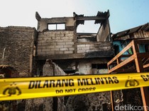 Sehari Usai Kebakaran, Puing Hangus Masih Berserakan di Jelambar
