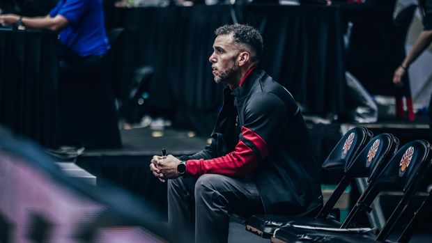 Timnas basket putra Indonesia gagal melaju ke perempatfinal Asian Games 2026. Pelatih David Singleton menyebut hasil tersebut sebagai kegagalan dan menegaskan evaluasi menyeluruh akan dilakukan.