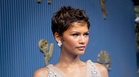 Gaya Zendaya Pamer Rambut Pixie di Red Carpet, Terinspirasi Halle Berry