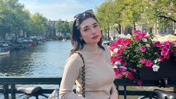 Intip Gaya Amanda Rigby, Calon Istri Andre Taulany dengan Barang Branded