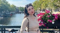 Intip Gaya Amanda Rigby, Calon Istri Andre Taulany dengan Barang Branded