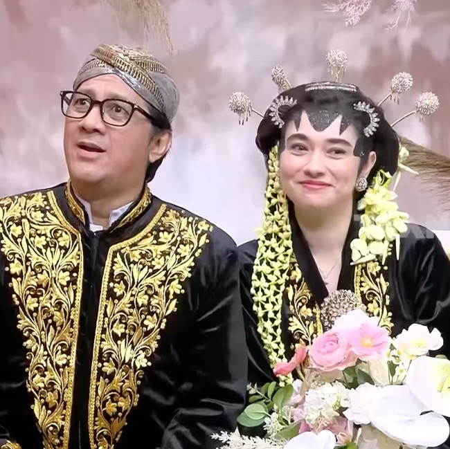 Foto Pernikahan Andre Taulany-Amanda Rigby di Acara TV, Jadi Pengantin Jawa