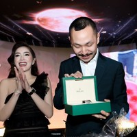 Kehidupan Angel Karamoy dan Gusti Ega memang dikenal glamor dan serba bermerek. Dari unggahan-unggahannya diketahui bahwa Angel juga sudah sering mendapatkan hadiah barang-barang berharga fantastis dari kekasihnya itu. Foto: Instagram/@gustiega