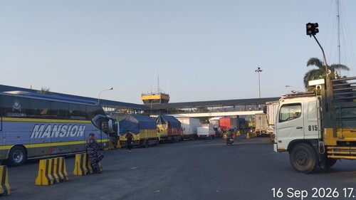 Antrean kendaraan menuju Pelabuhan Gilimanuk dampak pengerjaan revitalisasi Dermaga MB II, Rabu (16/9/2026).