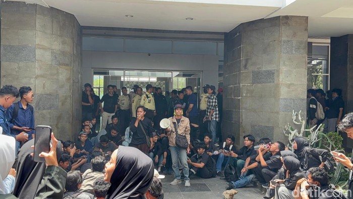 Demo mahasiswa UINSA