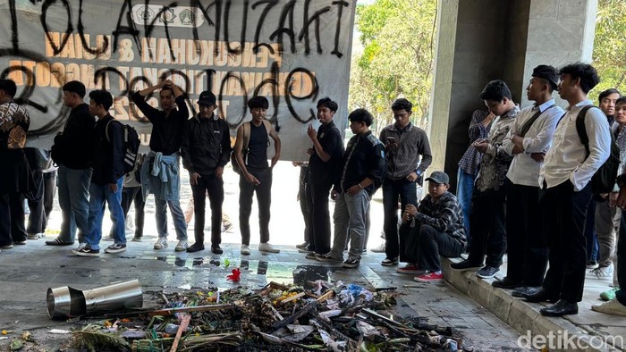 demo mahasiswa Uinsa Surabaya