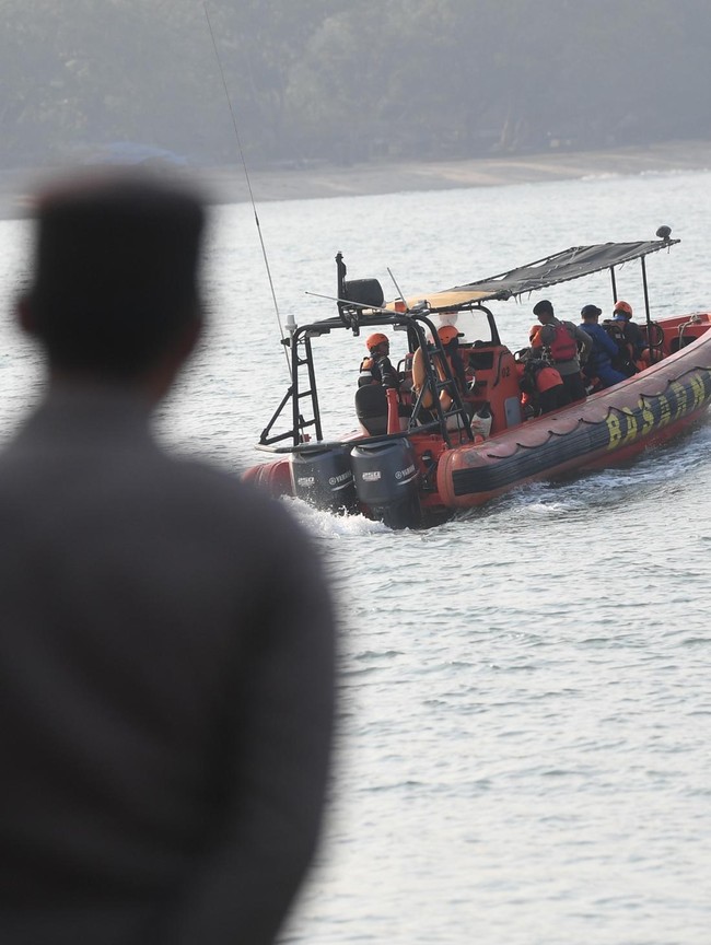 Hari Kesembilan, Tim SAR Kembali Cari 8 Orang Hilang di Selat Sunda