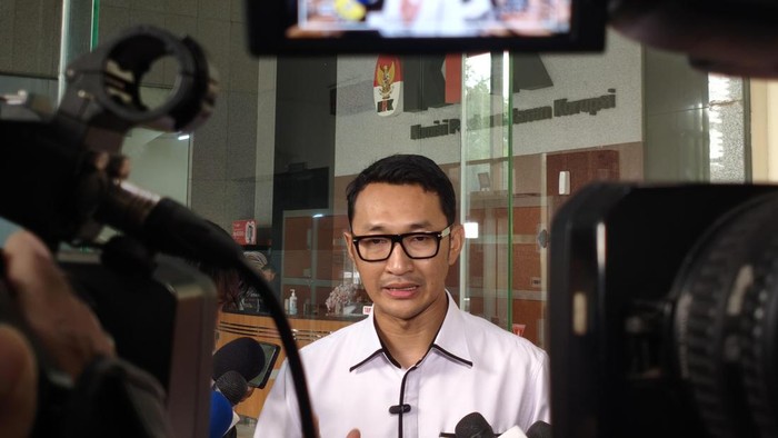 Juru bicara KPK, Budi Prasetyo, berbicara kepada wartawan di gedung Merah Putih KPK, Kuningan, Jakarta Selatan, Rabu (16/9/2026).