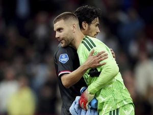 Ajax Vs Willem II Tuntas 5-1, Paes & Nathan Main Penuh