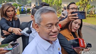 Di Istana Merdeka, Suahasil Umumkan Utang BLBI Lunas