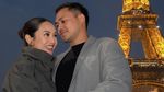 Momen Merdi Octavia-Rama Sahetapy Rayakan 8 Tahun Pernikahan di Paris