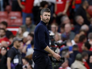 Belum Memutih dan Rontok Rambutmu, Carrick?