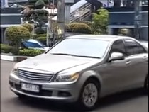 Pajak Mercy Klasik Purbaya, Cuma Bayar Segini Setiap Tahun