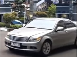 Momen Purbaya Nyetir Mobil Sendiri dari Rumah ke Kantor Kemenkeu