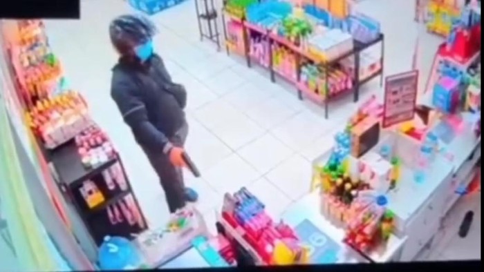 Perampok bersenpi satroni minimarket di Lampung