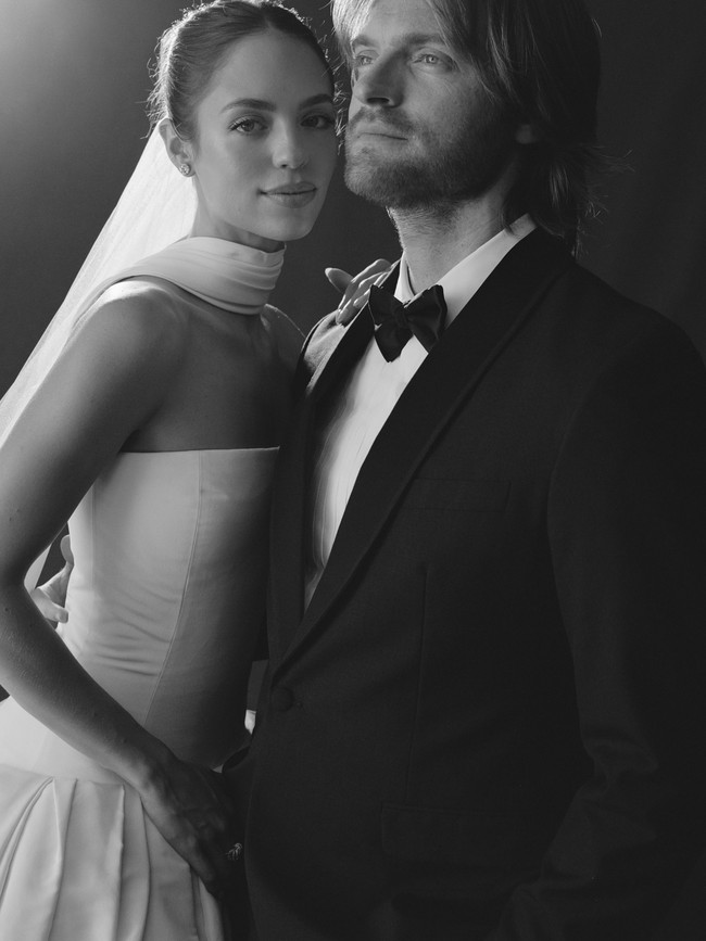 Claudia memakai empat gaun Oscar de la Renta sekaligus dalam rangkaian acara pernikahannya yang berlangsung di pekan terakhir Agustus 2026. Foto: Dok. Instagram VogueWedding, Claudia Sulewski