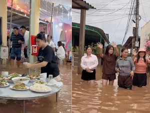 Pernikahan Viral Kebanjiran, Tamunya Tetap Santap Makanan Prasmanan