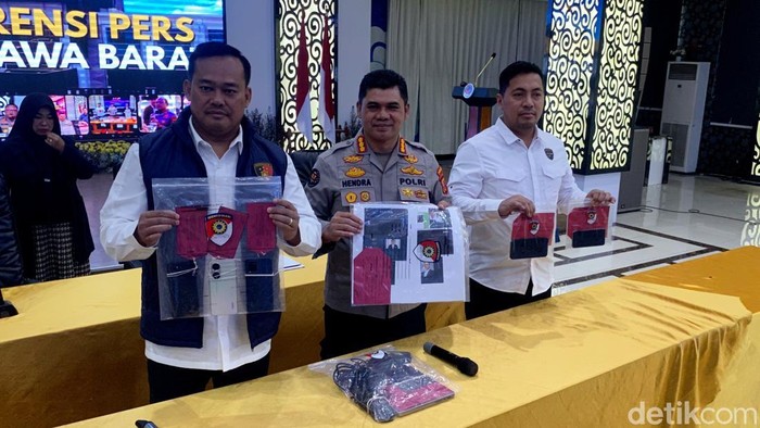 Polda Jabar membongkar kasus penjualan data pribadi