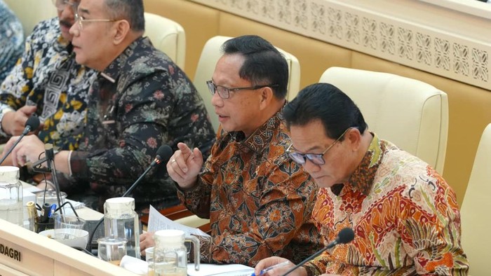 Raker dengan Komisi II DPR, Mendagri Beberkan Capaian Strategis Kemendagri