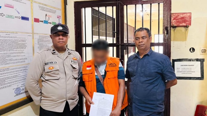 Seorang pria berinisial M ditangkap karena memperkosa gadis disabilitas 14 tahun di Maluku.