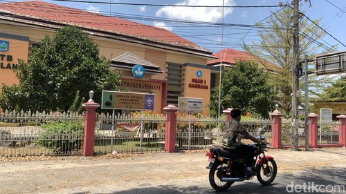 SMAN 1 Narmada di Jalan Suranadi, Desa Nyur Lembang, Kecamatan Narmada, Lombok Barat, NTB, Rabu (16/9/2026).