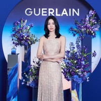 Song Hye Kyo menyita perhatian dengan kehadirannya di Paris sebagai global ambassador Guerlain. Foto: dok. Instagram Guerlain