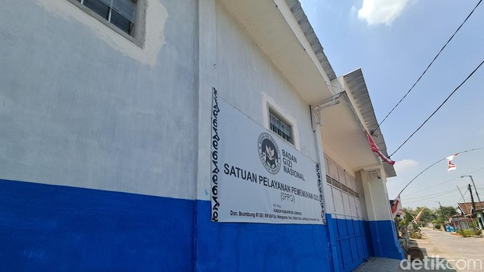 SPPG Mangunan milik Yayasan Sehat Tempat Makan Jakarta yang ditutup sementara imbas keracunan massal di Jombang.