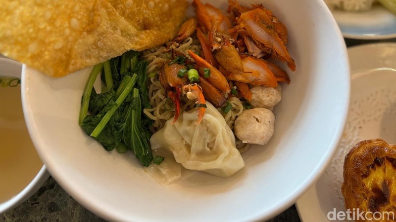 Su Wah: Nikmatnya Bakmi Kepiting hingga Egg Tart Durian di Kafe ala Hong Kong