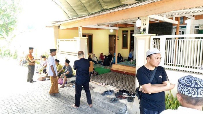 Suasana duka di rumah ABK korban tewas tragedi KM Virgo di Pamekasan