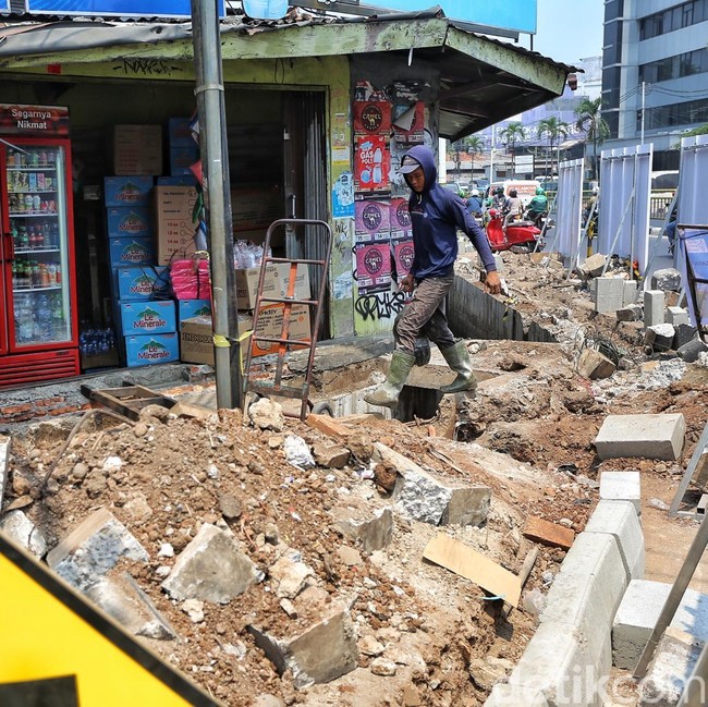 Trotoar Palmerah-Slipi Direvitalisasi Sepanjang 1 Kilometer