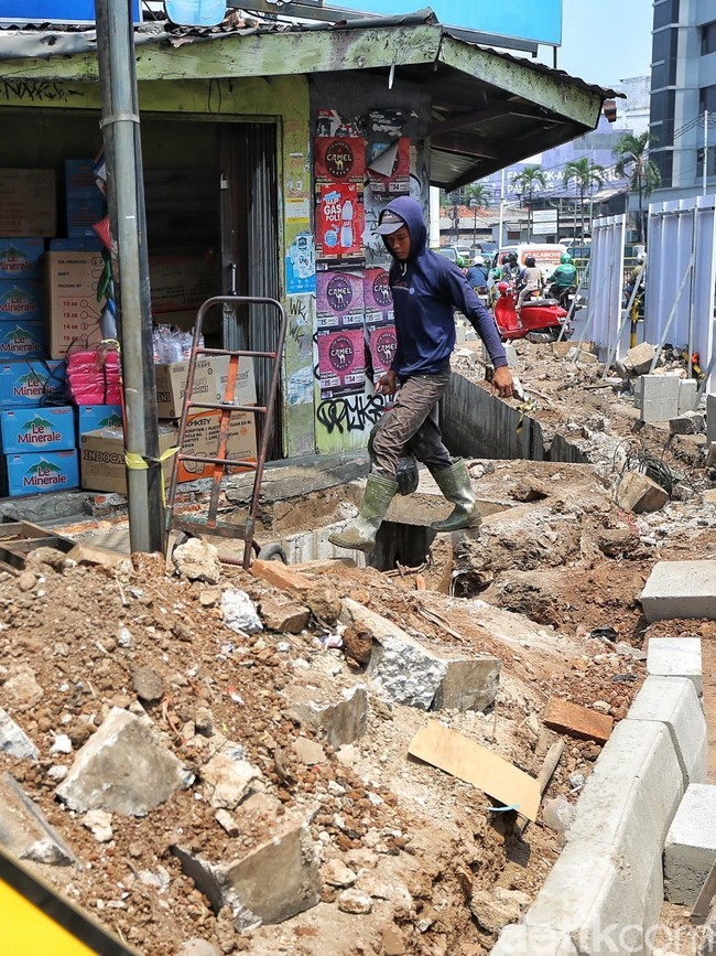 Trotoar Palmerah-Slipi Direvitalisasi Sepanjang 1 Kilometer