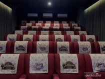 Unik, Bioskop Mini Nyempil di dalam Pasar Rumput Jakarta