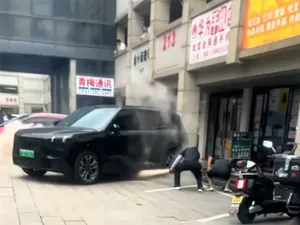 Viral Mobil PHEV Terbakar, Dealer Klaim gara-gara Powerbank