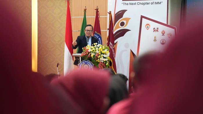 Wamendagri Bima Arya Ajak Mahasiswa Jadi Generasi Kosmopolitan Berkarakter Kuat