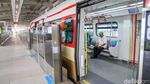 Warga Mulai Menjajal LRT Kelapa Gading - Manggarai