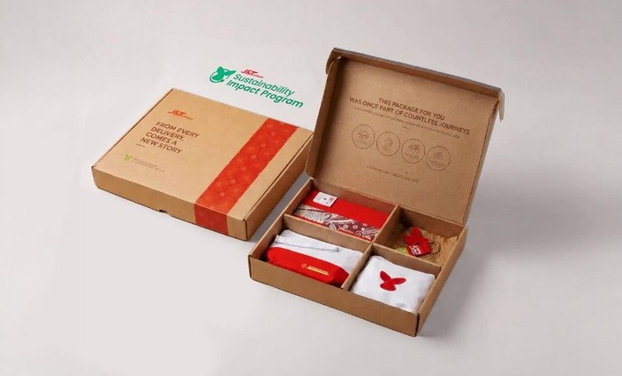J&T Express Daur Ulang Seragam Kurir Jadi Merchandise Kit