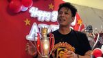 Sweet! Gading Marten Kasih Kado Ultah Motor Suzuki RGR ke Ariel NOAH